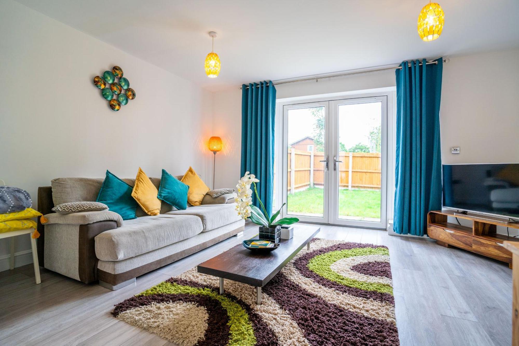 Mulberry Garden Villa Coventry Buitenkant foto