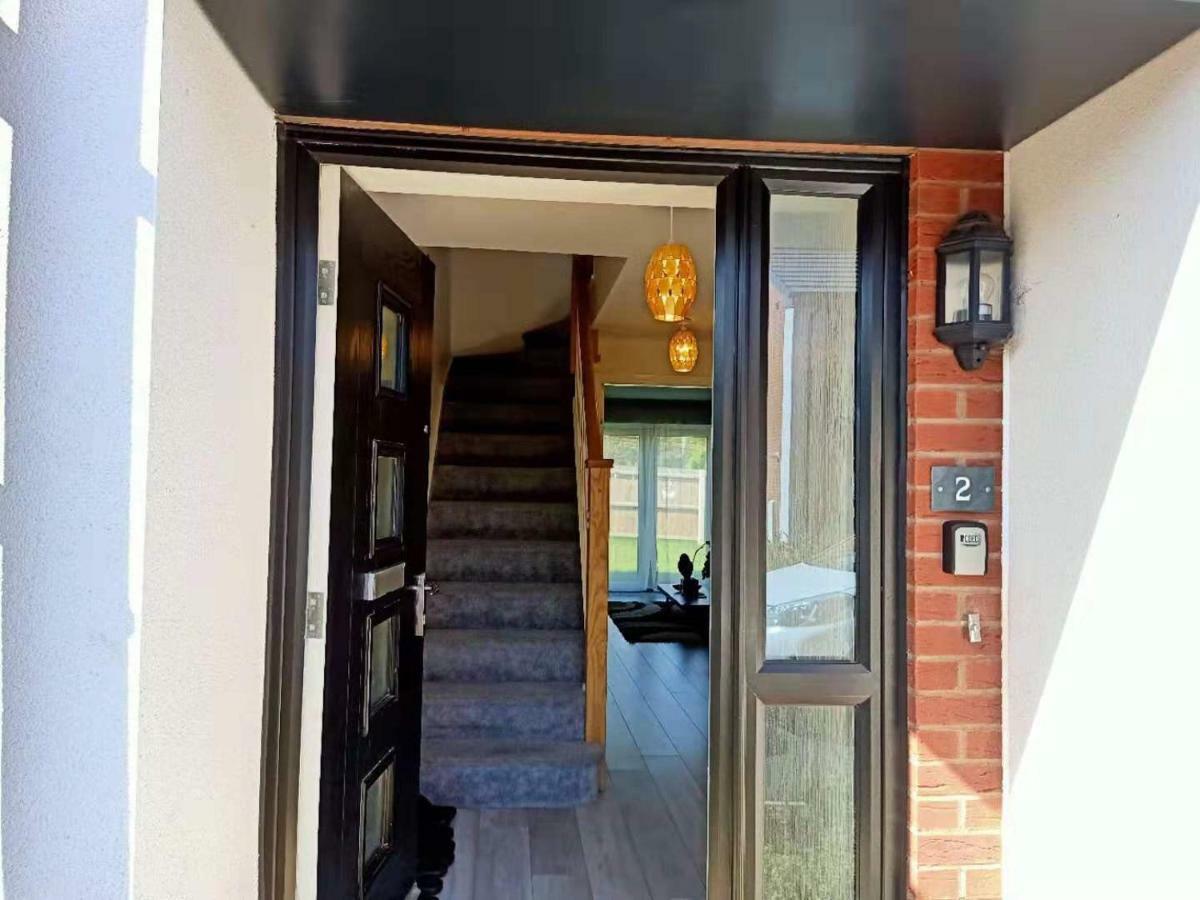 Mulberry Garden Villa Coventry Buitenkant foto