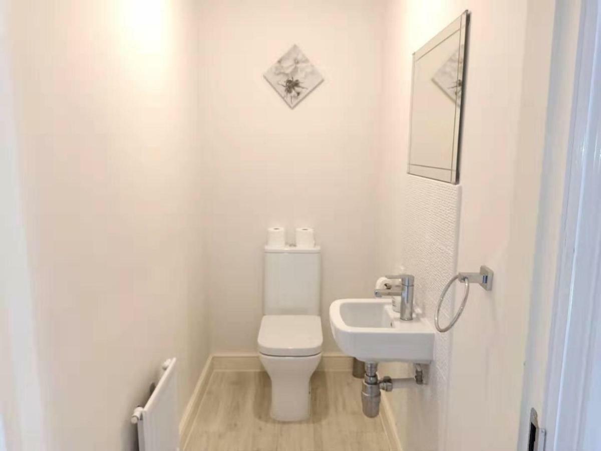 Mulberry Garden Villa Coventry Buitenkant foto